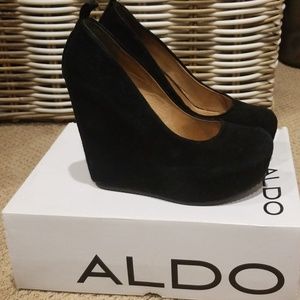 black aldo platform wedges size 38